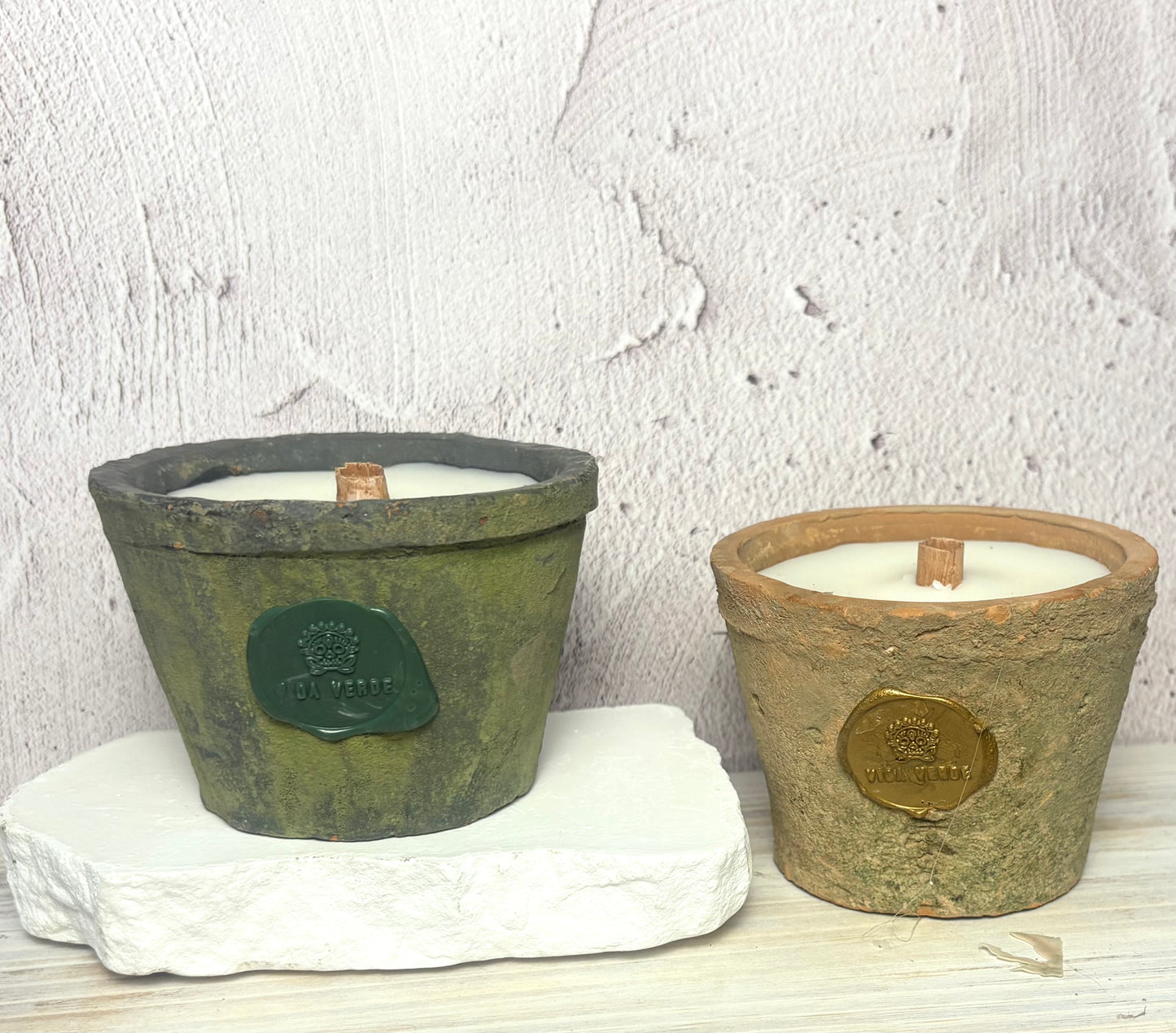 Afuera Terracotta Pot - Pear Thyme Citronella